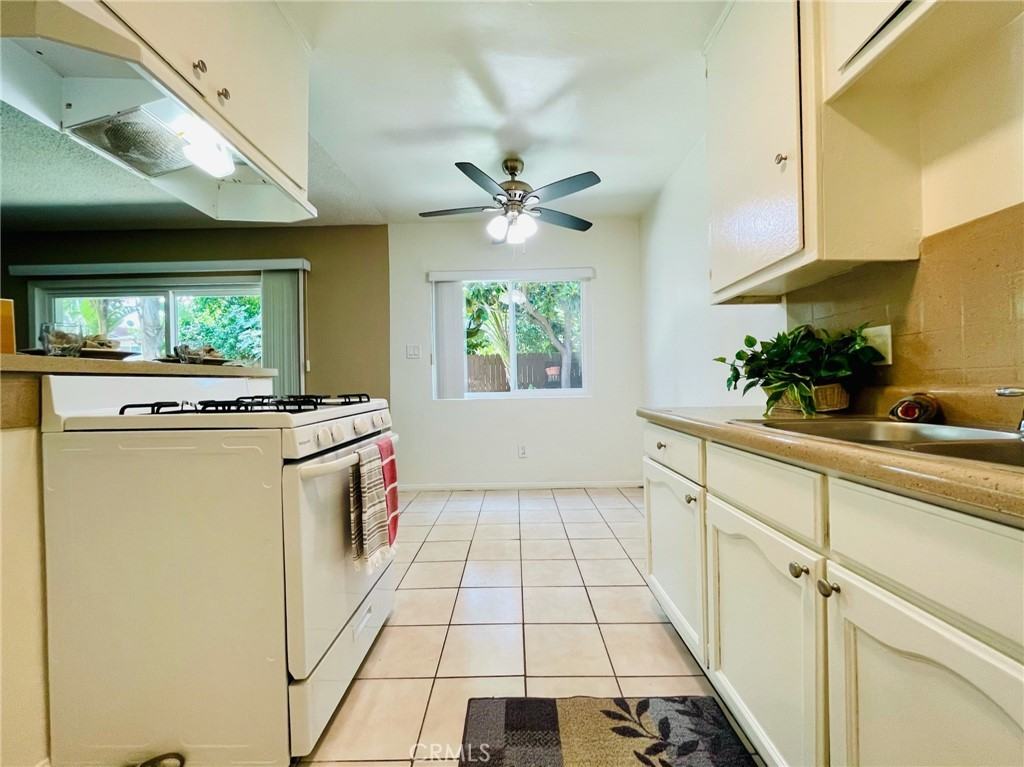 12437 Harris Ave #12437A - Photo 7 of 14