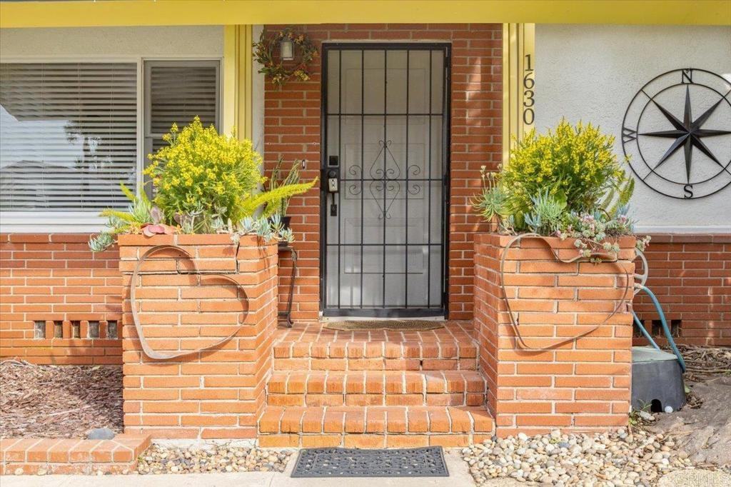 1630 S Tremont St #1630A - Photo 4 of 29