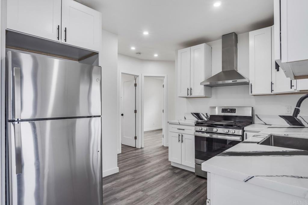 2032 1/2 Kearney Ave #2032 - Photo 2 of 20