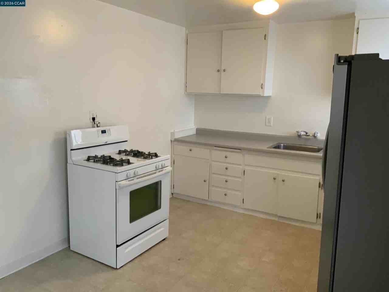 422 C St #422 - Photo 2 of 17