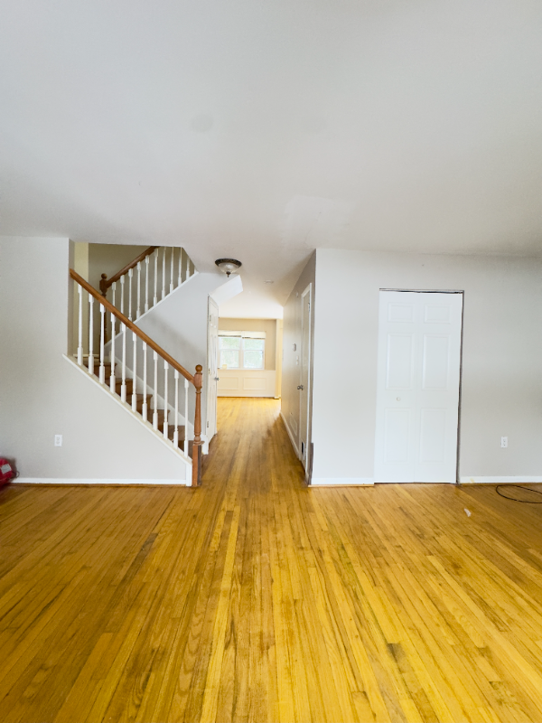 102 Hopkins Ct - Photo 3 of 14