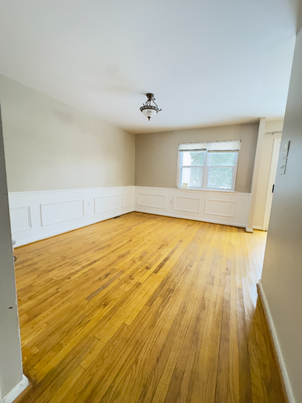 102 Hopkins Ct - Photo 4 of 14