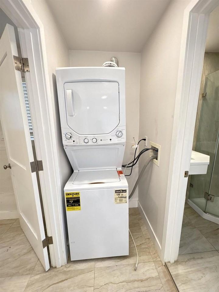 2771 Logan Ave #2771B - Photo 4 of 8