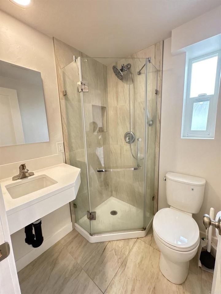 2771 Logan Ave #2771B - Photo 6 of 8