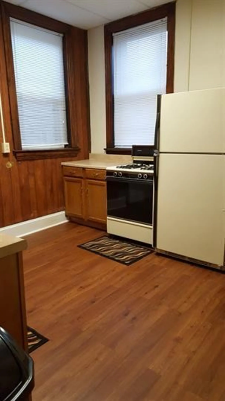 823 Market St #4 - Photo 4 of 10