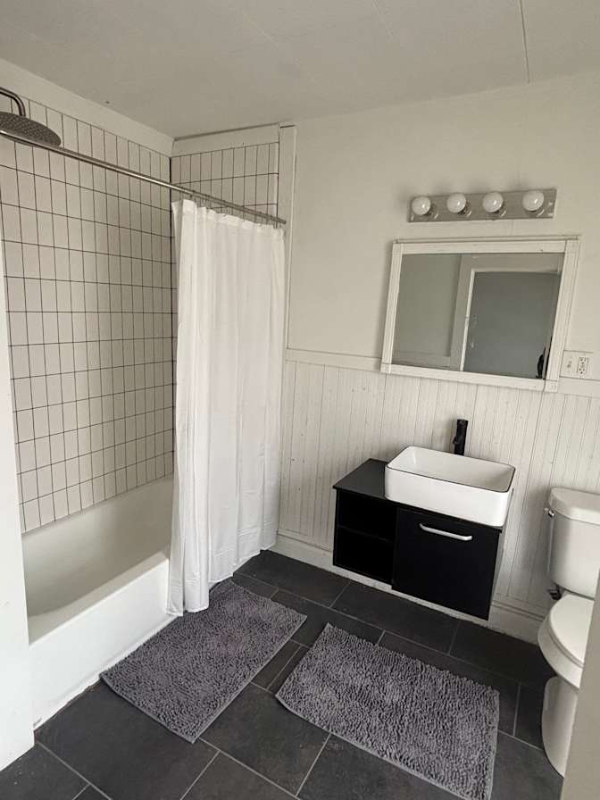 1400 Bemis St Se - Photo 6 of 9