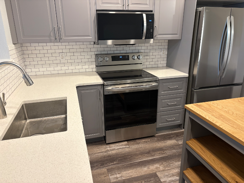 2176 Eagle Ave - Photo 2 of 12