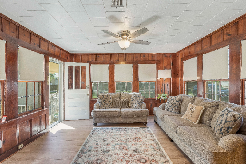 108 Sharon St - Photo 2 of 16