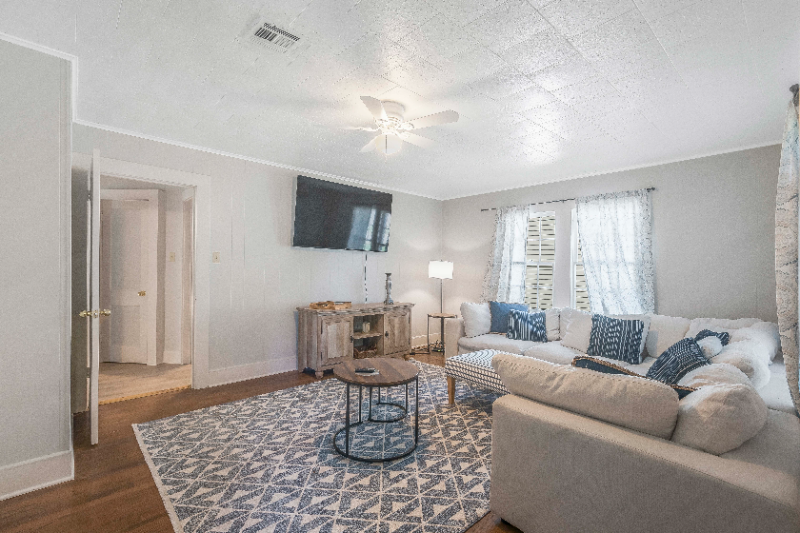 108 Sharon St - Photo 3 of 16