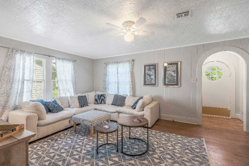 108 Sharon St - Photo 4 of 16