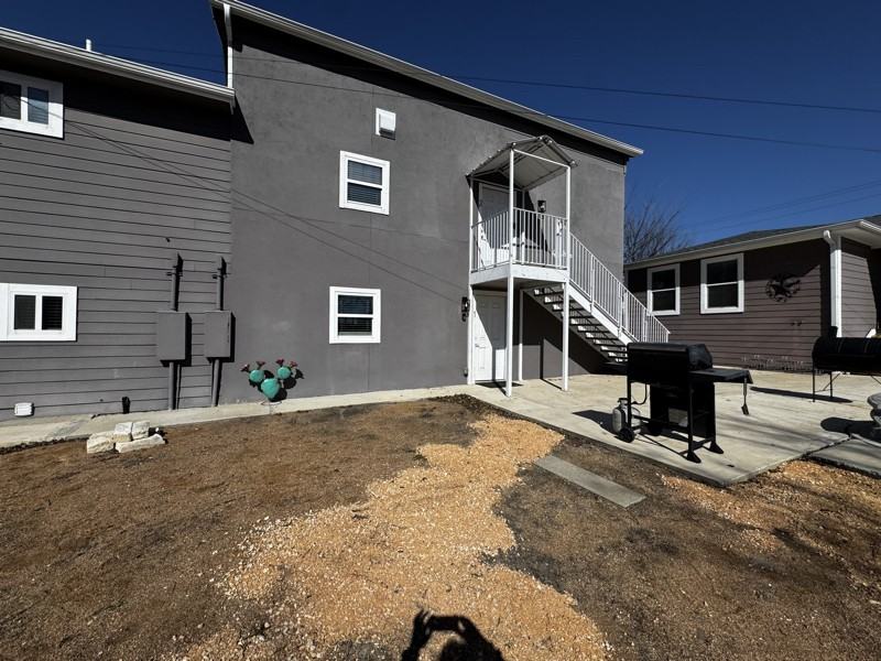 319 S Olive St #2 - Photo 3 of 17