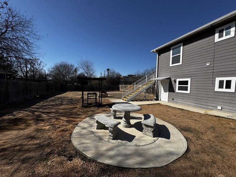 319 S Olive St #2 - Photo 4 of 17