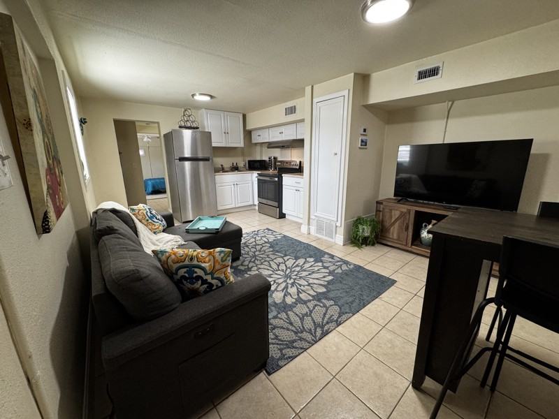 319 S Olive St #2 - Photo 5 of 17