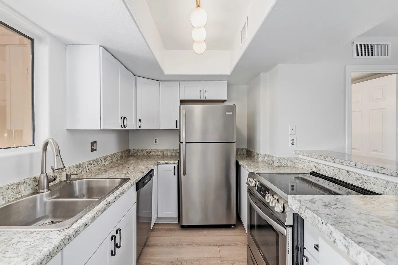 1025 E Highland Ave #25 - Photo 4 of 8