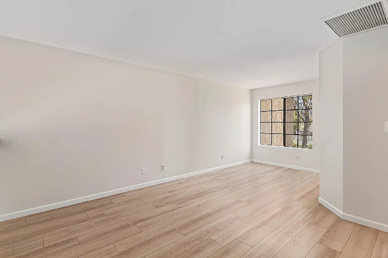 1025 E Highland Ave #25 - Photo 6 of 8