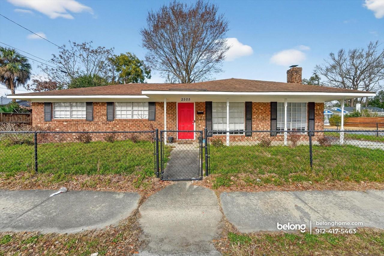 2505 Hopkins St - Photo 4 of 29