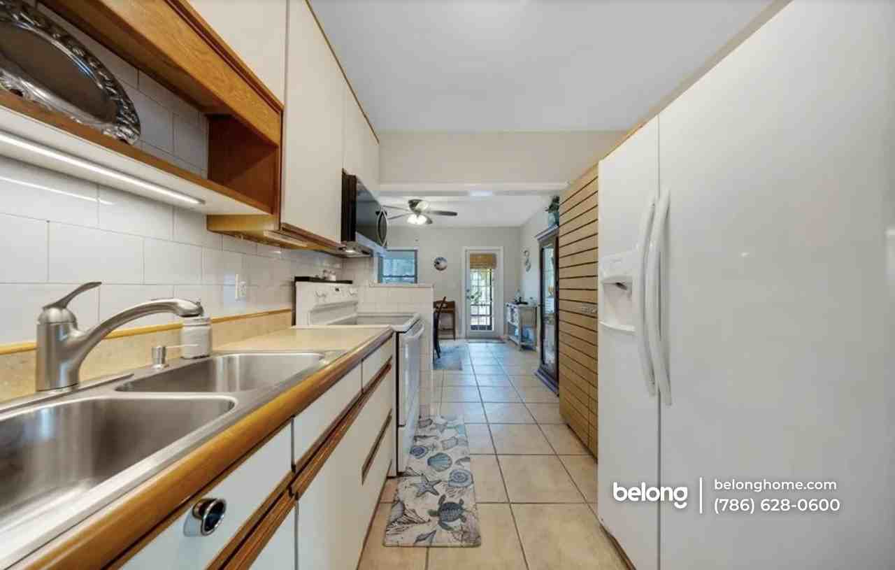 237 Sw 20th St - Photo 5 of 10