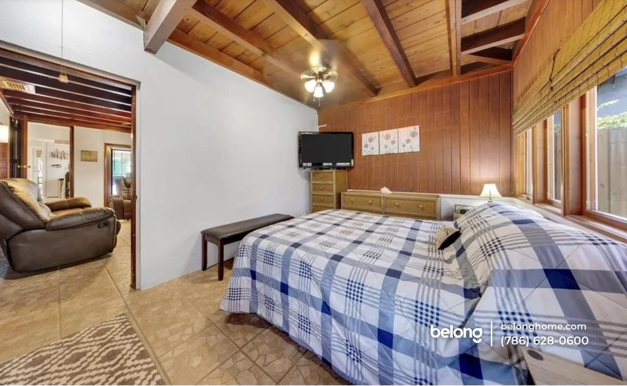 237 Sw 20th St - Photo 6 of 10