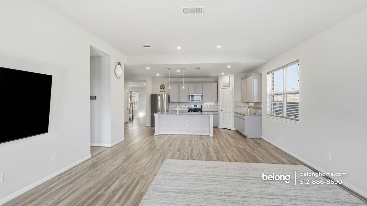 2408 Hat Bender Loop - Photo 4 of 26