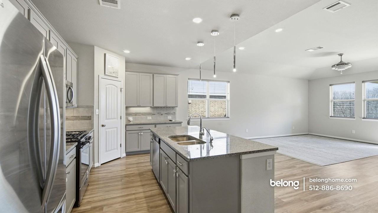 2408 Hat Bender Loop - Photo 5 of 26