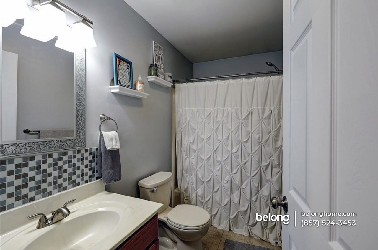 548 Linwood St - Photo 7 of 10