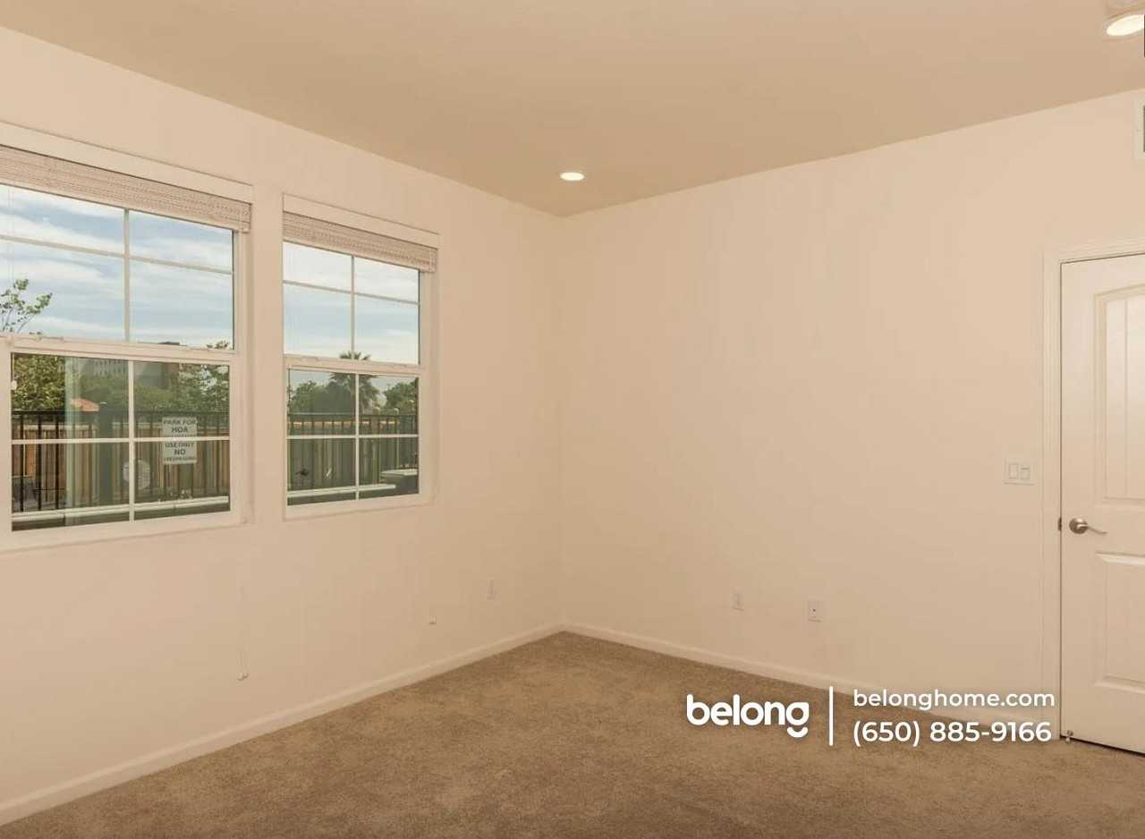 39872 Sawyer Ter - Photo 3 of 20