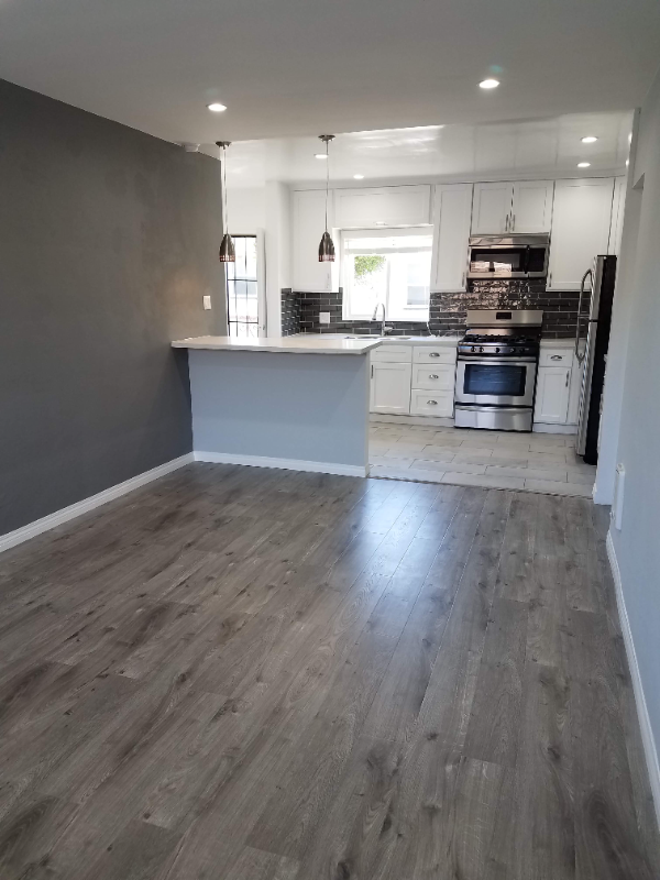 1068 W 12th St #0 - Photo 5 of 11