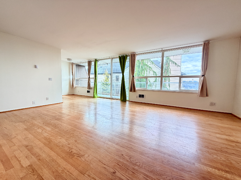 2012 Thorndyke Ave W #3