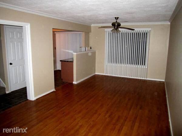 210 Riverbend Dr - Photo 3 of 20