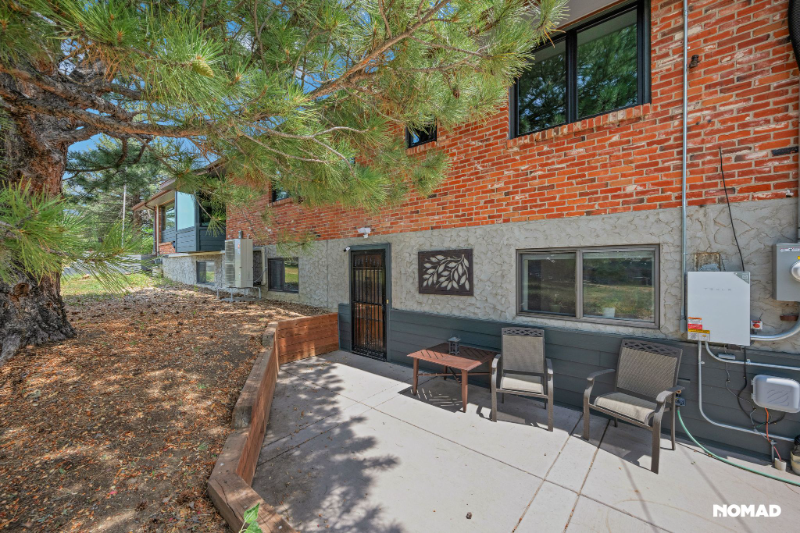 7980 Fairview Rd - Photo 2 of 20