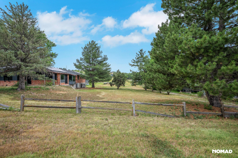 7980 Fairview Rd - Photo 3 of 20