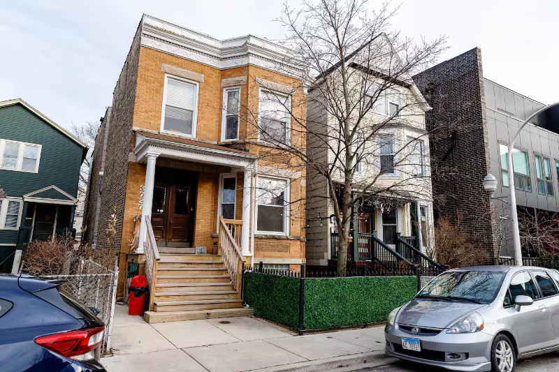 3727 N Seminary Ave - Photo 3 of 6