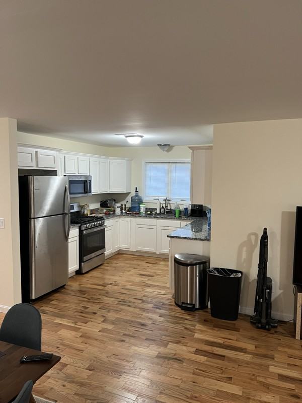 136 Cooper St #A - Photo 4 of 16