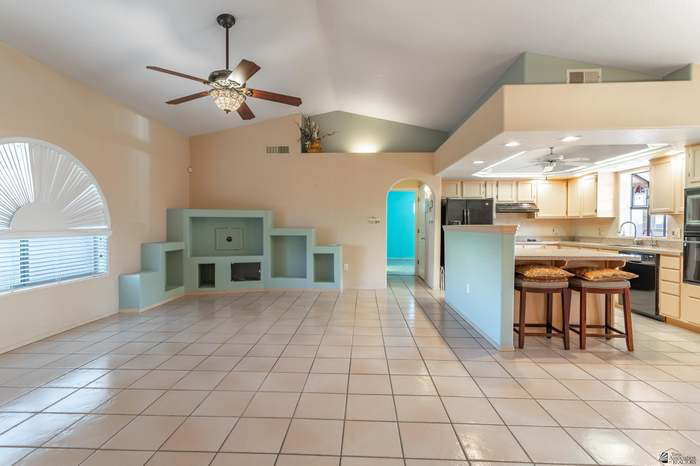 11241 E 37th Ln - Photo 2 of 20