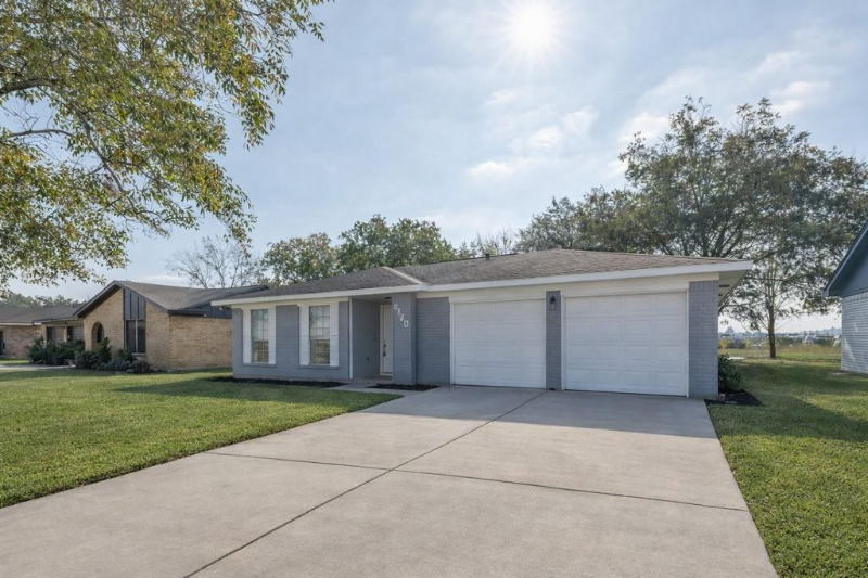 3120 Royal St - Photo 5 of 11