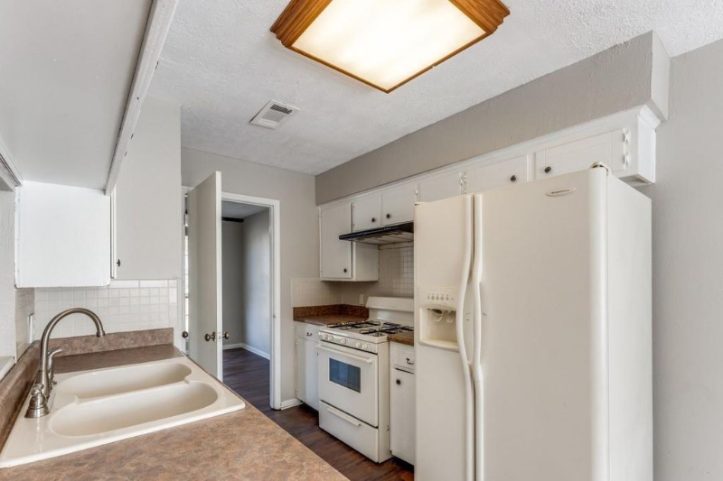 3120 Royal St - Photo 6 of 11