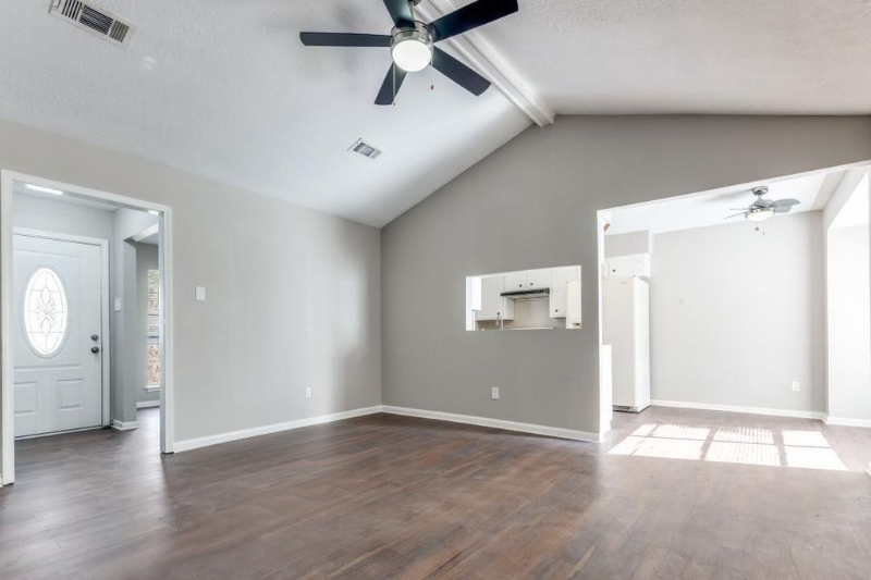 3120 Royal St - Photo 7 of 11