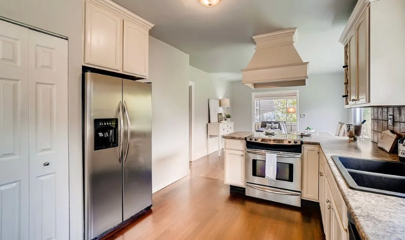 20203 Filbert Dr - Photo 5 of 8