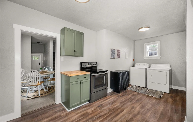 1718 W Dean Ave #1 - Photo 5 of 10