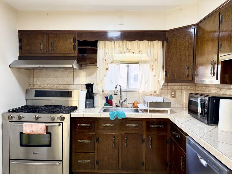 613 Williams Ter - Photo 5 of 10