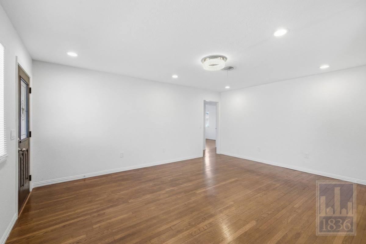 4405 Terrilance Dr - Photo 3 of 10
