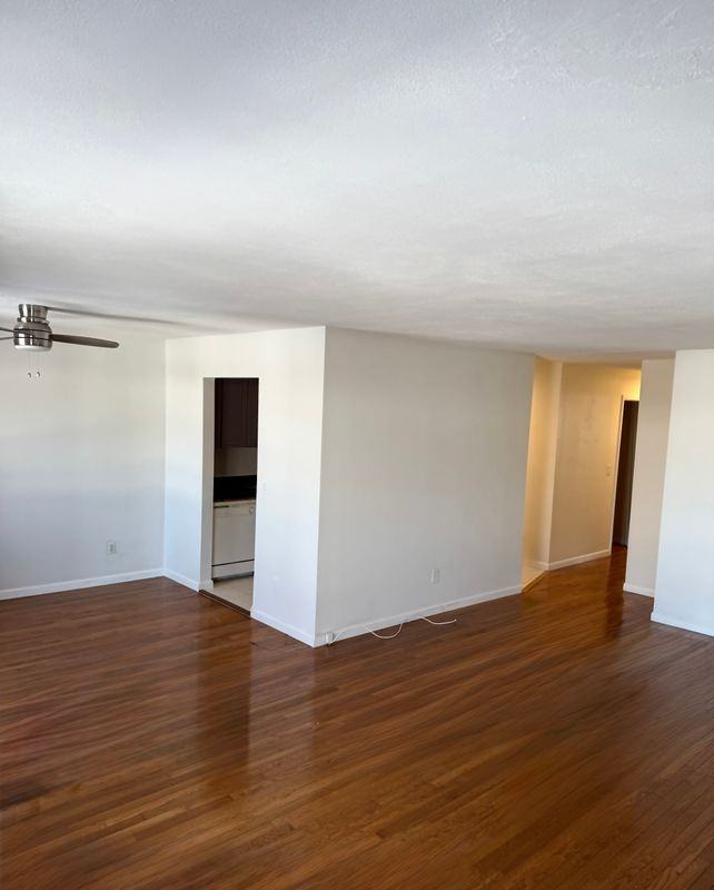 2401 Cherry Hill Dr - Photo 2 of 10