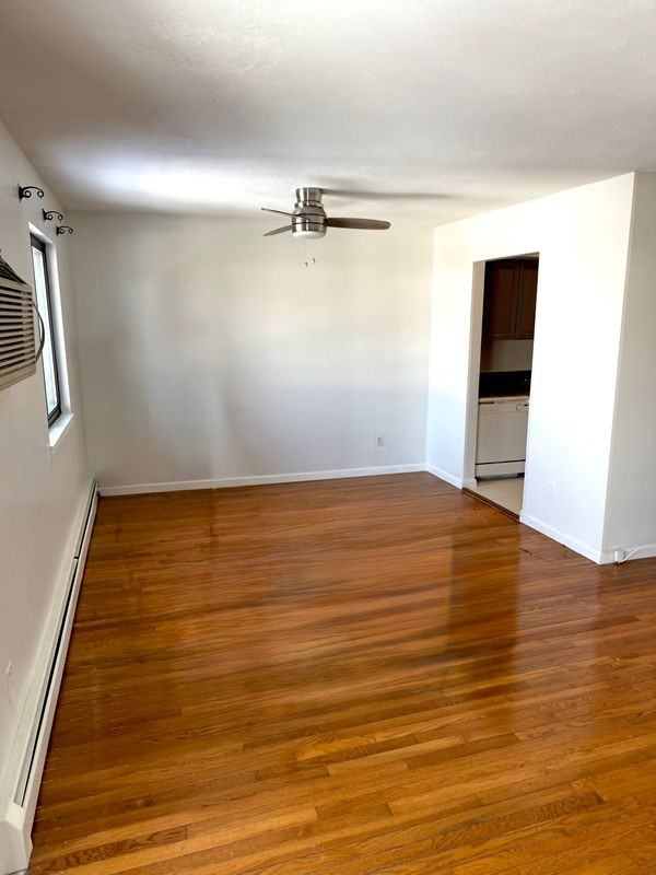 2401 Cherry Hill Dr - Photo 3 of 10