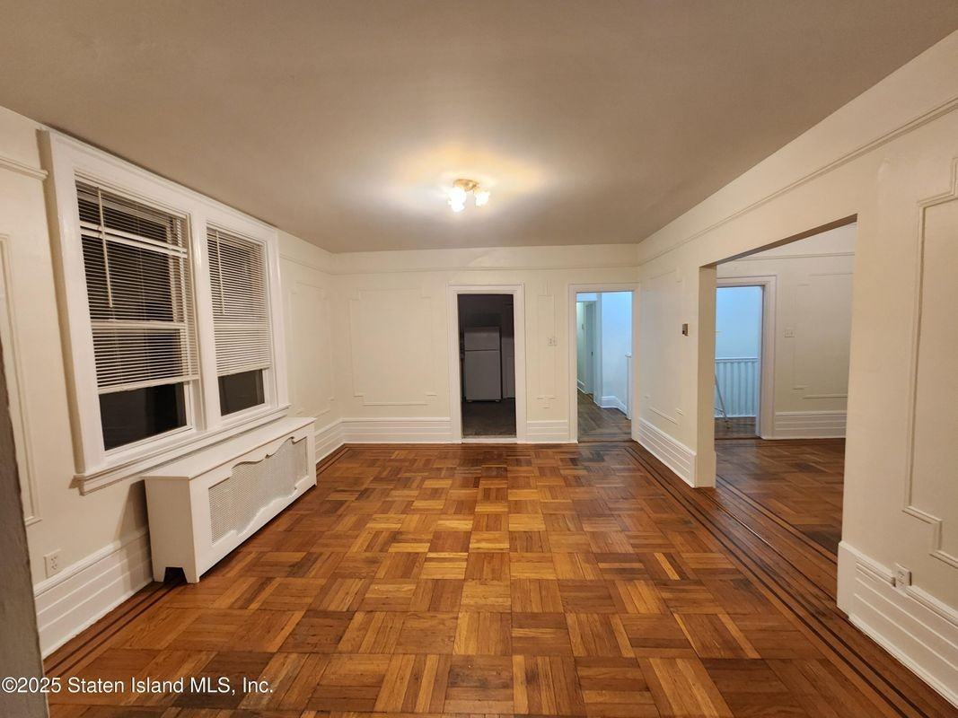 164 Cromwell Ave - Photo 3 of 12