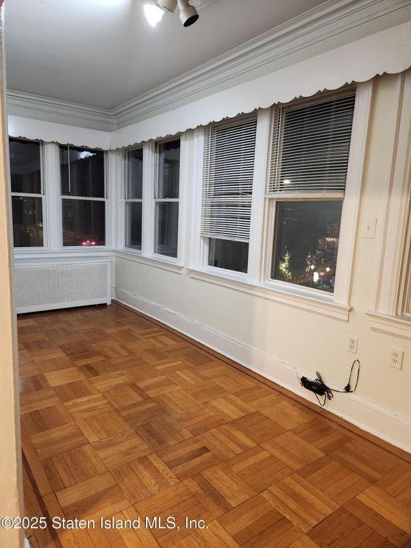 164 Cromwell Ave - Photo 7 of 12