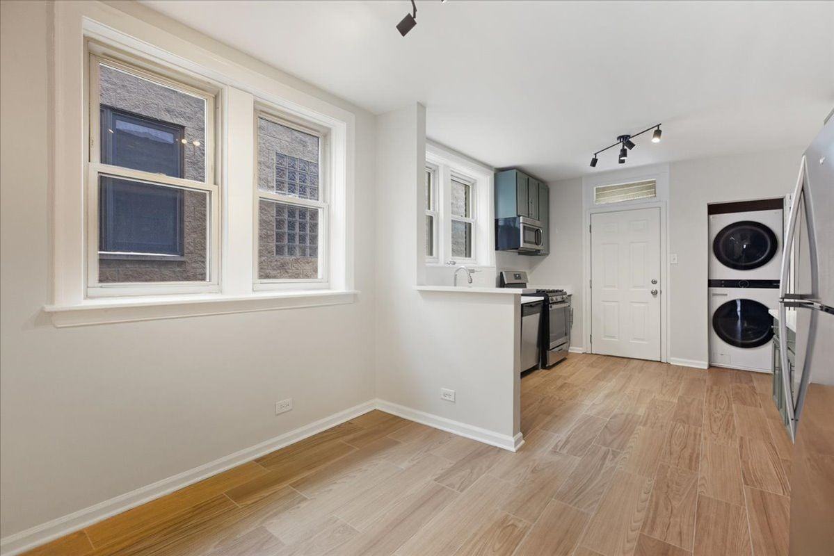 6136 N Mozart St - Photo 7 of 10