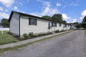 featured image of 571 E Main St