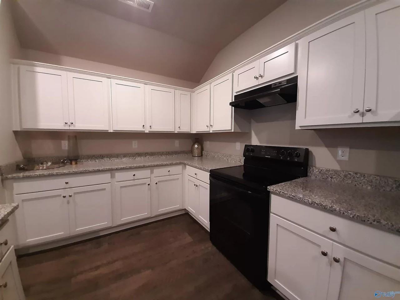 126 Jerrie Lynn Blvd - Photo 4 of 20