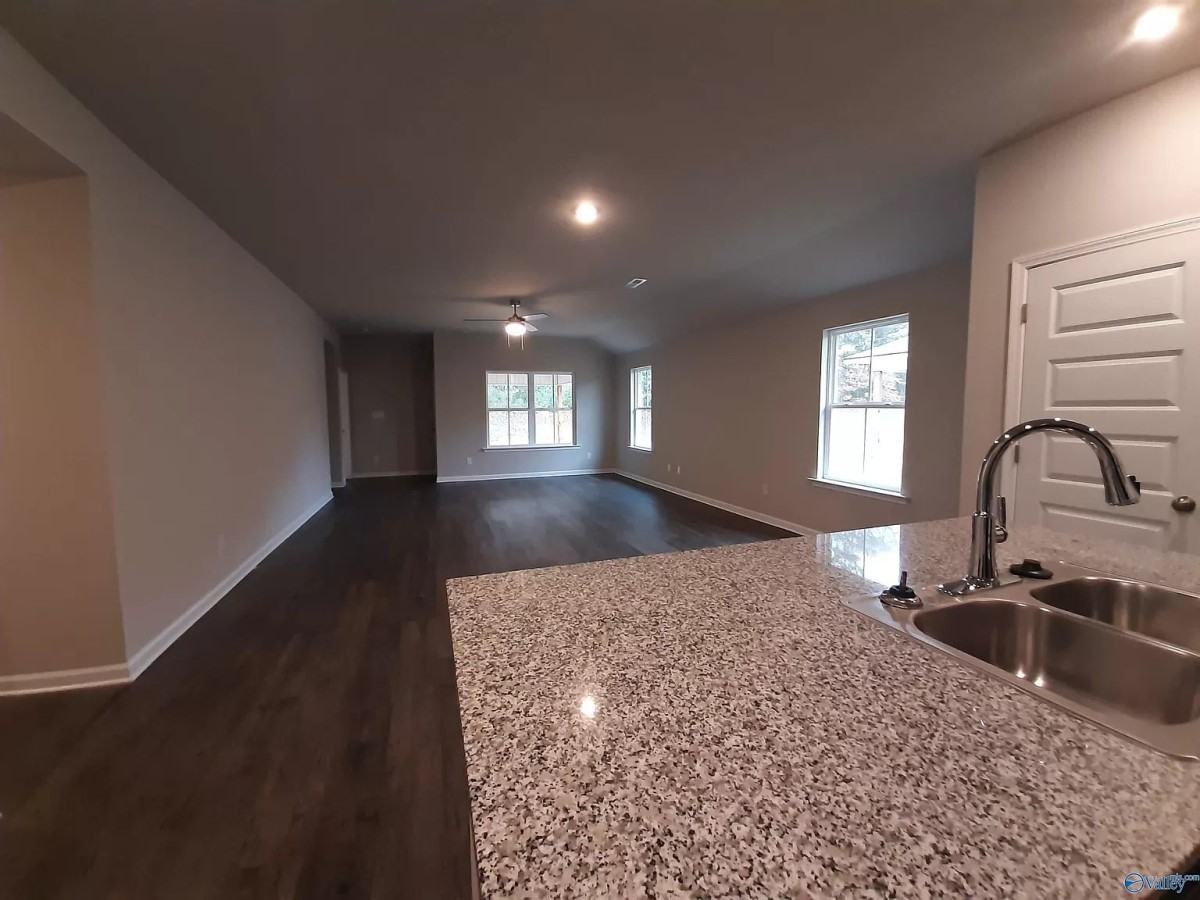 126 Jerrie Lynn Blvd - Photo 7 of 20