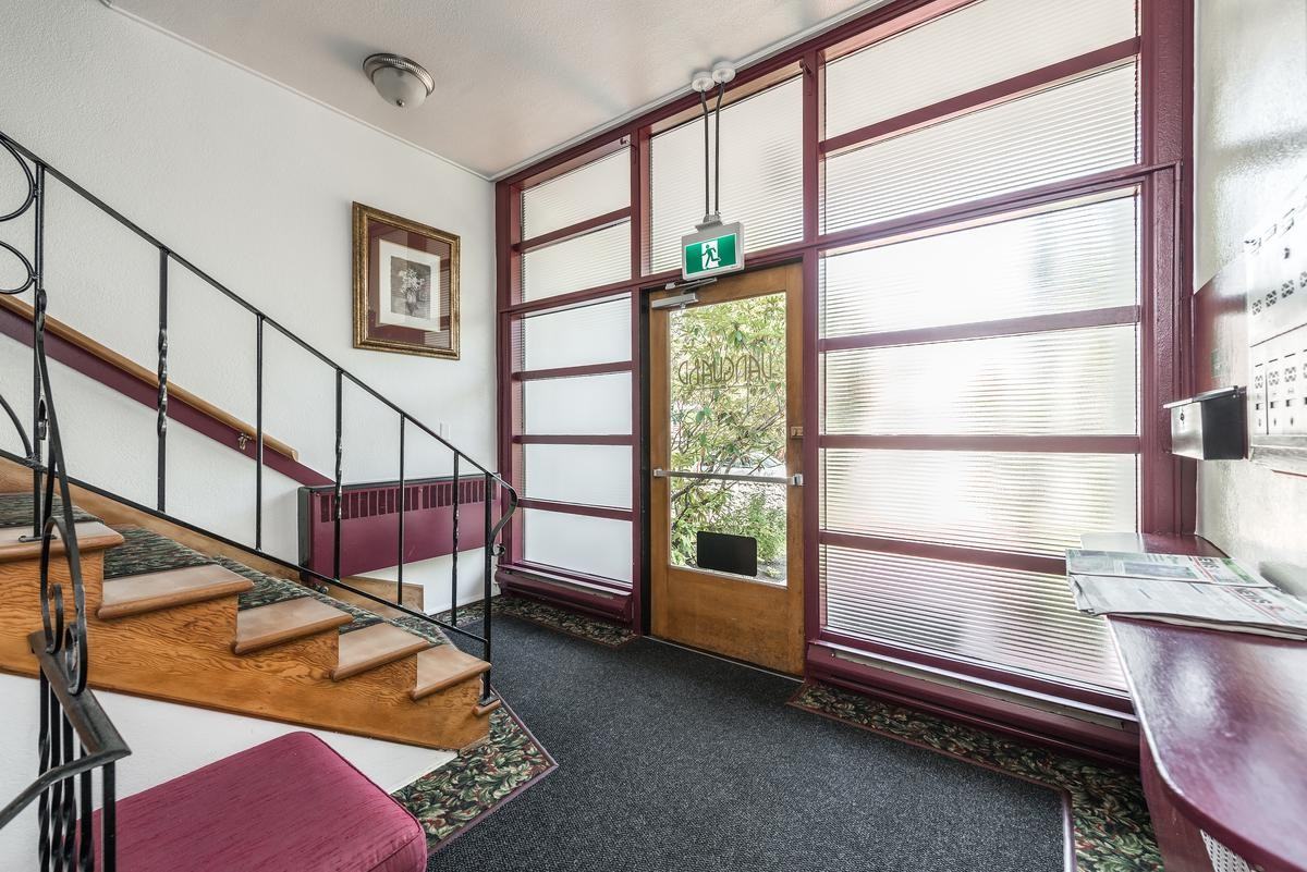 Vanguard Apartments - Photo 5 of 17